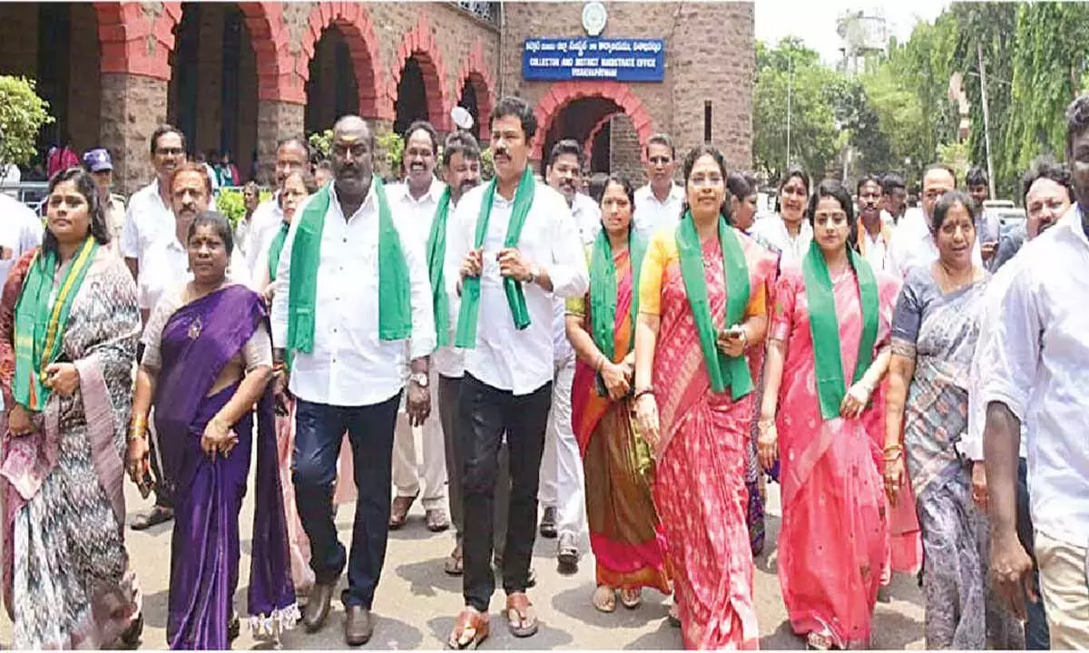 गठबंधन सरकार कृषि क्षेत्र की उपेक्षा कर रही है: YSRCP