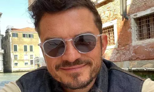 Orlando Bloom अपनी बेटी डेज़ी डव के साथ गर्मियों का आनंद ले रहे Orlando Bloom अपनी बेटी डेज़ी डव के साथ गर्मियों का आनंद ले रहे