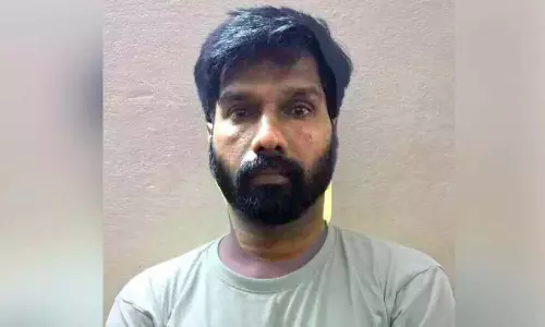 14 साल की लड़की से छेड़छाड़ के आरोप में ऑटो चालक गिरफ्तार 14 साल की लड़की से छेड़छाड़ के आरोप में ऑटो चालक गिरफ्तार