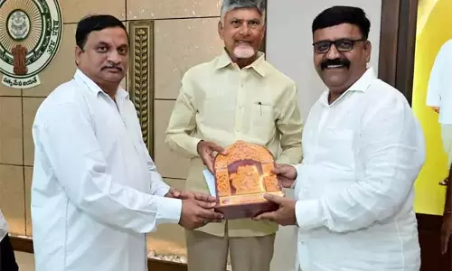 राघवेंद्र स्वामी सप्तरात्रोत्सवम CM ने किया आमंत्रित