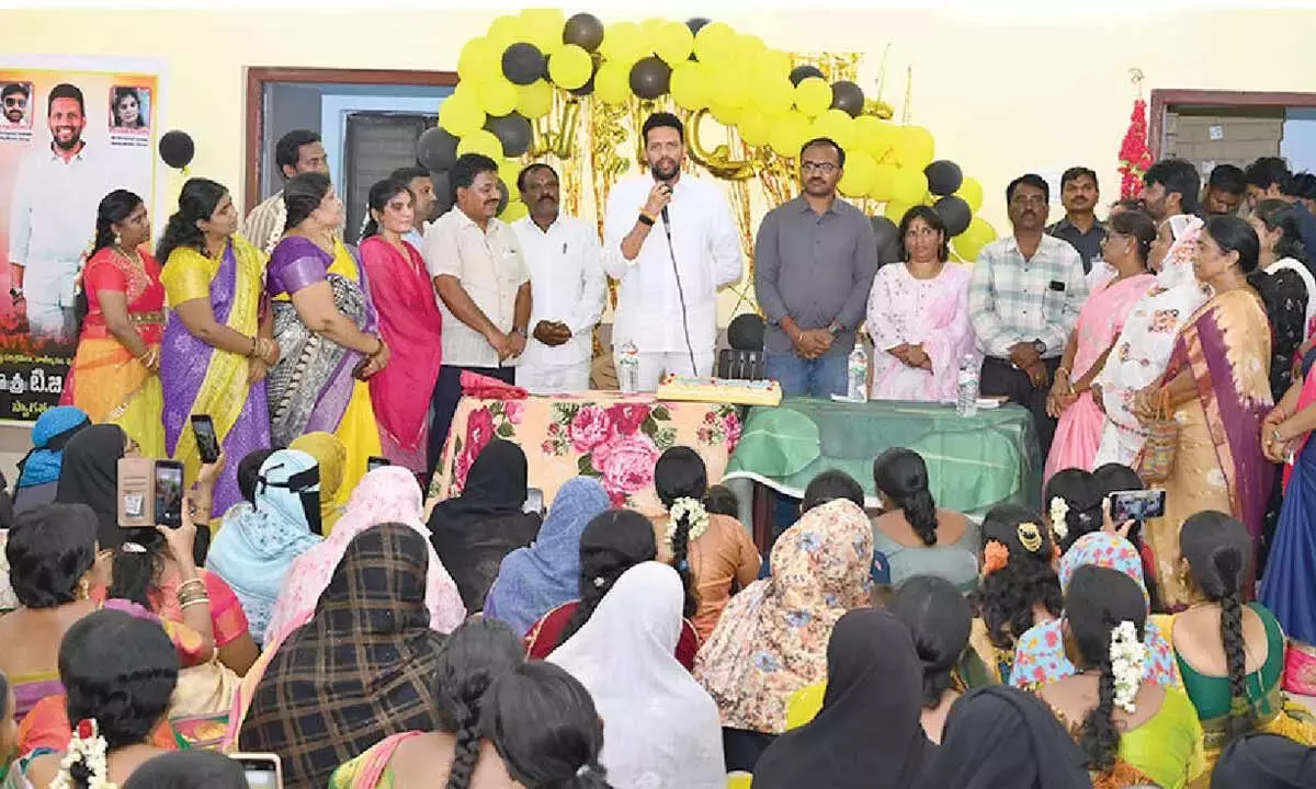 Andhra: महिला सशक्तिकरण हमारी प्राथमिकता: मंत्री भरत