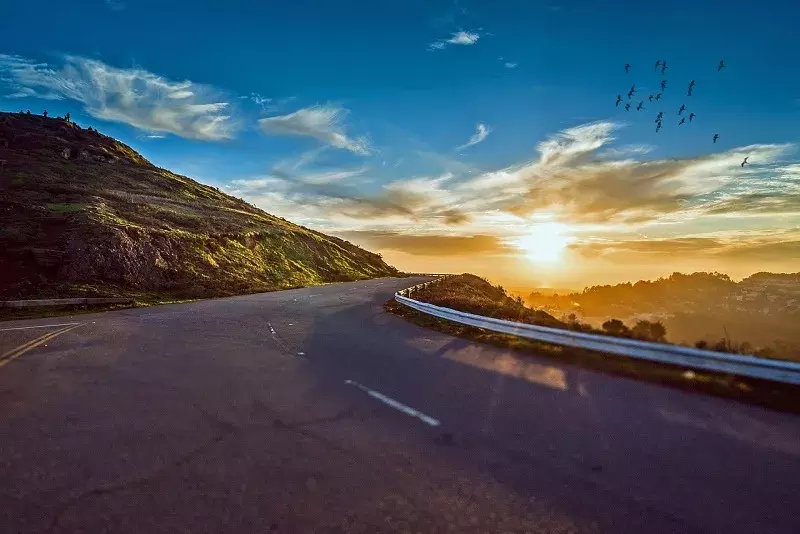 Meghalaya सरकार ने शिलांग-डॉकी सड़क पर दुर्घटना के बाद सुरक्षा संकेत का आदेश दिया Meghalaya सरकार ने शिलांग-डॉकी सड़क पर दुर्घटना के बाद सुरक्षा संकेत का आदेश दिया