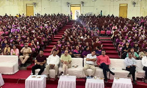 Jhalawar: आंगनबाड़ी बहन सम्मान कार्यक्रम में 2973 कार्यकर्ताओं को मिली उपहार राशि Jhalawar: आंगनबाड़ी बहन सम्मान कार्यक्रम में 2973 कार्यकर्ताओं को मिली उपहार राशि