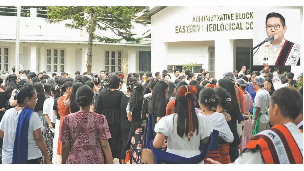 Nagaland : एओ समुदाय ने ईटीसी, जोरहाट में त्सुंग्रेमुंग मनाया Nagaland : एओ समुदाय ने ईटीसी, जोरहाट में त्सुंग्रेमुंग मनाया