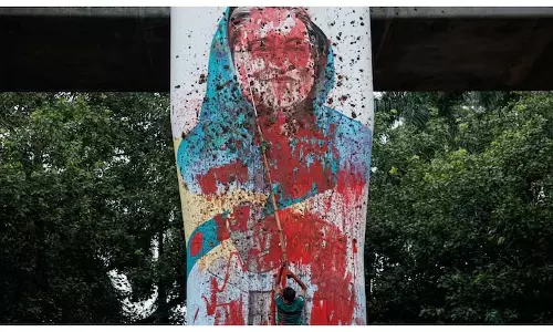 हसीना के जाने के एक साल बाद बांग्लादेश राजनीतिक उथल-पुथल का सामना कर रहा हसीना के जाने के एक साल बाद बांग्लादेश राजनीतिक उथल-पुथल का सामना कर रहा