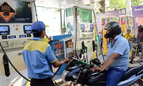 इंदौर और भोपाल के बाद जबलपुर में भी हेलमेट नहीं तो ईंधन नहीं नियम लागू; उल्लंघन करने वालों पर लगेगा जुर्माना