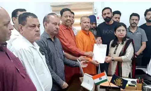 Jalandhar: आवारा पशुओं को गौशालाओं में स्थानांतरित करें, यूनियनें प्रशासन से
