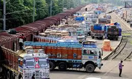 Nagaland : पेरेन में भारी वाहनों की आवाजाही नियंत्रित Nagaland : पेरेन में भारी वाहनों की आवाजाही नियंत्रित