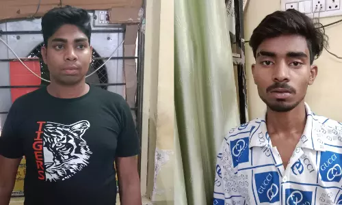 रायपुर: चाकू लेकर धूम रहे दो बदमाश खम्हारडीह इलाके में गिरफ्तार
