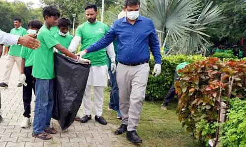 Chandigarh MC ने सेक्टर 42 झील पर 10 दिवसीय ‘प्लॉगिंग’ अभियान शुरू किया Chandigarh MC ने सेक्टर 42 झील पर 10 दिवसीय ‘प्लॉगिंग’ अभियान शुरू किया