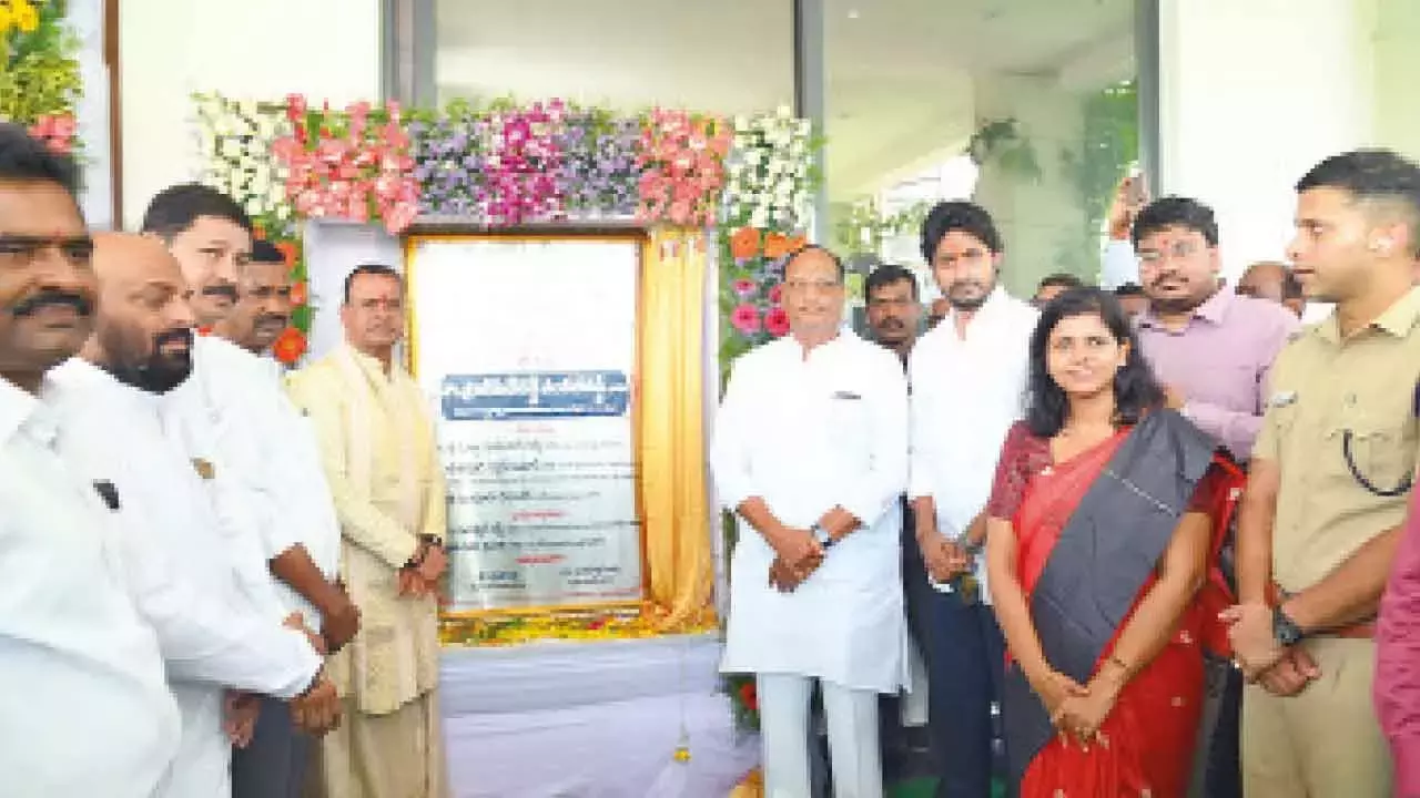 Telangana: 13 करोड़ रुपये की लागत से बने भव्य मंत्रिस्तरीय कैंप कार्यालय का उद्घाटन