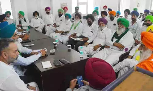 किसान नेता Dallewal ने लैंड पूलिंग नीति पर सरकार को चेतावनी दी किसान नेता Dallewal ने लैंड पूलिंग नीति पर सरकार को चेतावनी दी