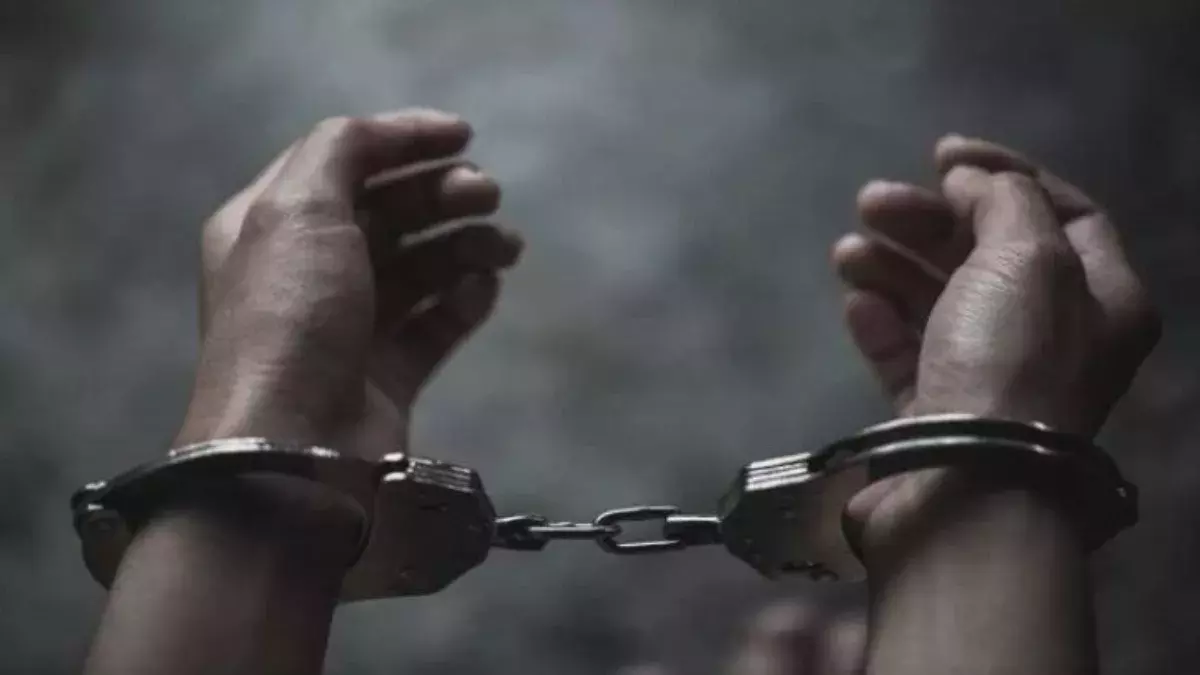 Jamshedpur: हत्या मामले में 4 आरोपी गिरफ्तार, लंबे समय से थे फरार Jamshedpur: हत्या मामले में 4 आरोपी गिरफ्तार, लंबे समय से थे फरार
