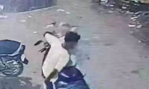 Ludhiana में गौशाला के बाहर बुजुर्ग से नकदी लूटी गई Ludhiana में गौशाला के बाहर बुजुर्ग से नकदी लूटी गई