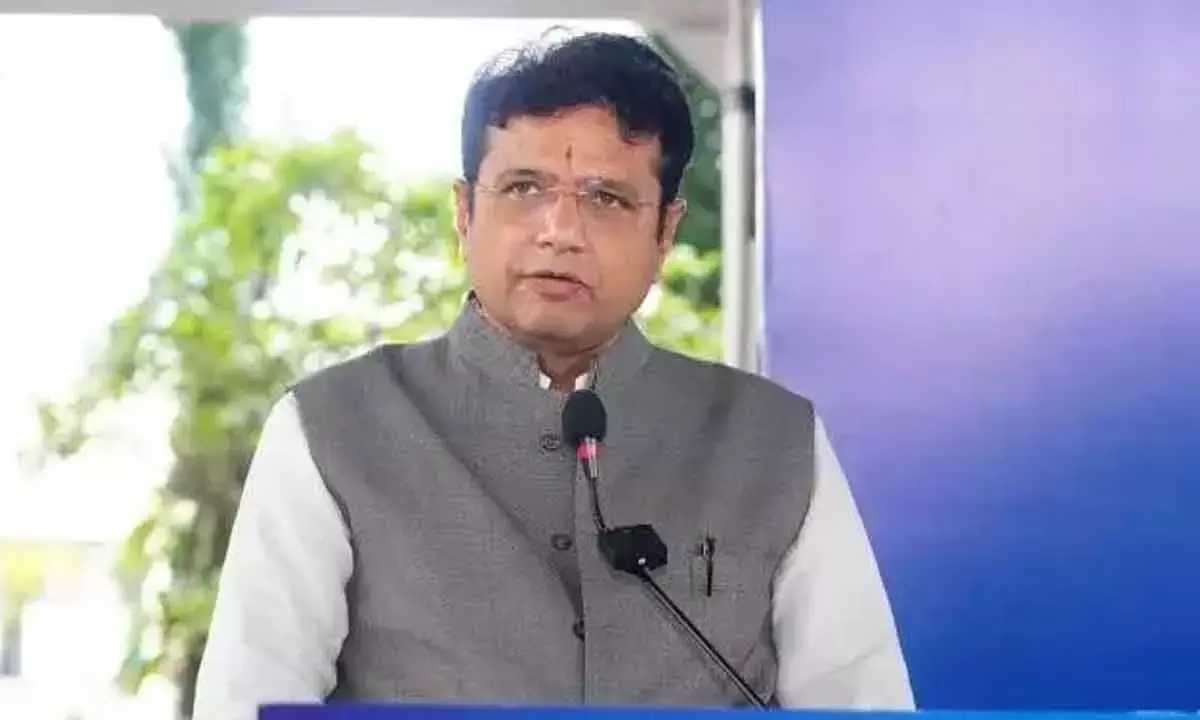 Telangana: मंत्री श्रीधर बाबू ने मेडचल में सरकारी कल्याणकारी पहलों पर प्रकाश डाला Telangana: मंत्री श्रीधर बाबू ने मेडचल में सरकारी कल्याणकारी पहलों पर प्रकाश डाला