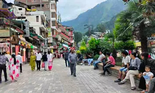 Kullu-Manali में बारिश और सड़क जाम से पर्यटन प्रभावित