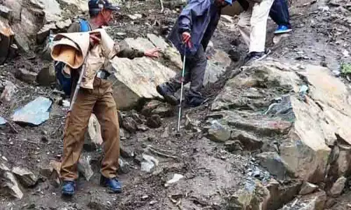 Chamba की पांगी घाटी से तीन जीएसआई अधिकारियों सहित 17 लोगों को बचाया गया