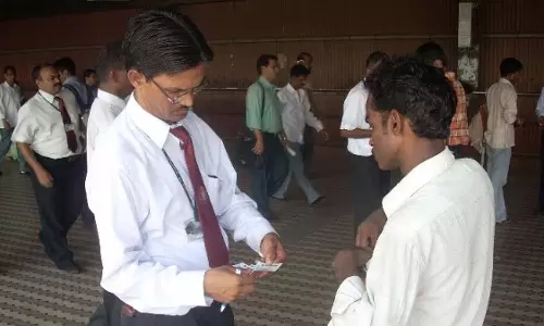 बिना टिकट यात्रा पर नियंत्रण, पश्चिम रेलवे ने लक्ष्य से ज्यादा कमाई की