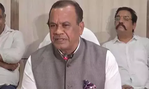 राजगोपाल रेड्डी की टिप्पणी पर मंत्री कोमाटिरेड्डी वेंकट रेड्डी राजगोपाल रेड्डी की टिप्पणी पर मंत्री कोमाटिरेड्डी वेंकट रेड्डी