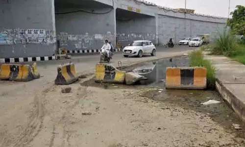 Amritsar: राष्ट्रीय राजमार्ग की बंद सर्विस लेन पार्किंग में तब्दील