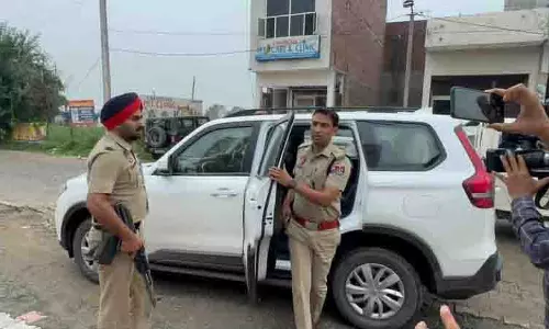 Dera Bassi में मुठभेड़ के बाद लॉरेंस बिश्नोई गिरोह का सदस्य गिरफ्तार Dera Bassi में मुठभेड़ के बाद लॉरेंस बिश्नोई गिरोह का सदस्य गिरफ्तार