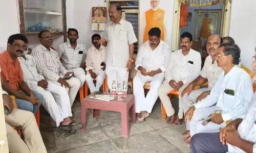 हथकरघा श्रमिकों को सब्सिडी योजनाओं का लाभ उठाना चाहिए: कर्णति धनंजय