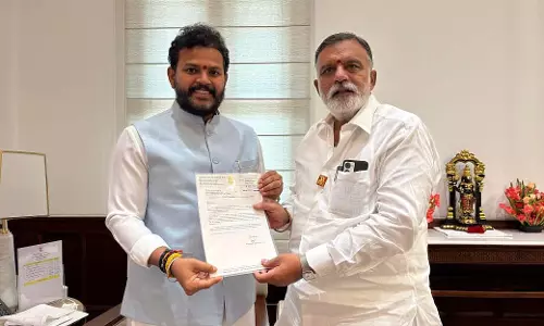 ओजर हवाई अड्डे को यशवंतराव चव्हाण एयरपोर्ट नाम देने का आग्रह