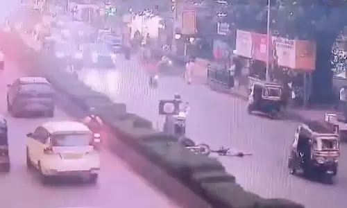 सांताक्रूज़ में तेज़ रफ्तार बाइक की टक्कर से व्यक्ति की मौत