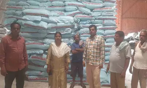 यूरिया ऊंचे दामों पर बेचा तो कार्रवाई होगी: मेडक एडीए विजयनिर्मला