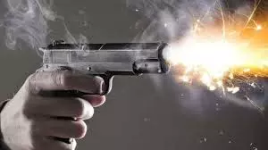 Jalandhar: पुरानी रंजिश के चलते चली गोलियां, इलाके में दहशत Jalandhar: पुरानी रंजिश के चलते चली गोलियां, इलाके में दहशत
