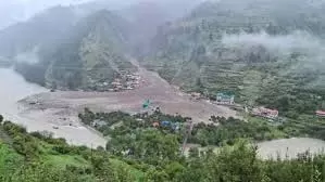 Uttarkashi: बादल फटने से भारी तबाही, बाढ़ में बह गए घर Uttarkashi: बादल फटने से भारी तबाही, बाढ़ में बह गए घर