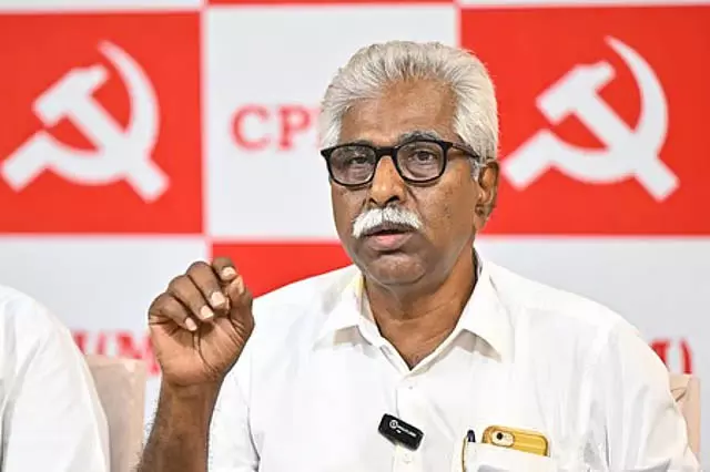 स्मार्ट मीटर लगाना बंद करें और बिजली दरों में बढ़ोतरी वापस लें: CPM के राज्य सचिव वी श्रीनिवास राव स्मार्ट मीटर लगाना बंद करें और बिजली दरों में बढ़ोतरी वापस लें: CPM के राज्य सचिव वी श्रीनिवास राव