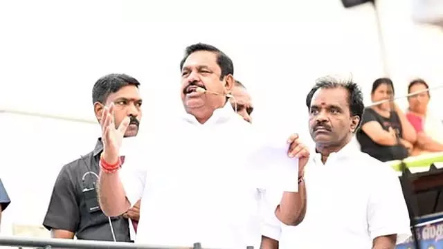DMK शासन में लोगों ने शांति खो दी है: एडप्पादी के. पलानीस्वामी DMK शासन में लोगों ने शांति खो दी है: एडप्पादी के. पलानीस्वामी