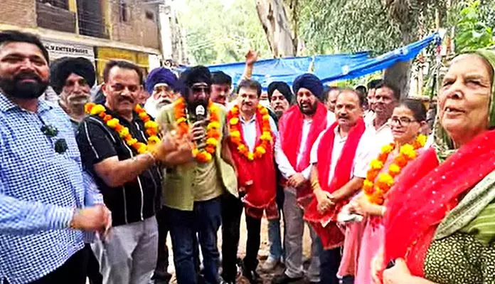 Dr Narinder ने 1.88 करोड़ रुपये की नहर सौंदर्यीकरण परियोजना का उद्घाटन किया Dr Narinder ने 1.88 करोड़ रुपये की नहर सौंदर्यीकरण परियोजना का उद्घाटन किया