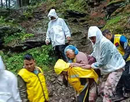 उत्तराखंड : उत्तरकाशी में तत्काल चिकित्सा सहायता पहुंचाने का निर्देश उत्तराखंड : उत्तरकाशी में तत्काल चिकित्सा सहायता पहुंचाने का निर्देश