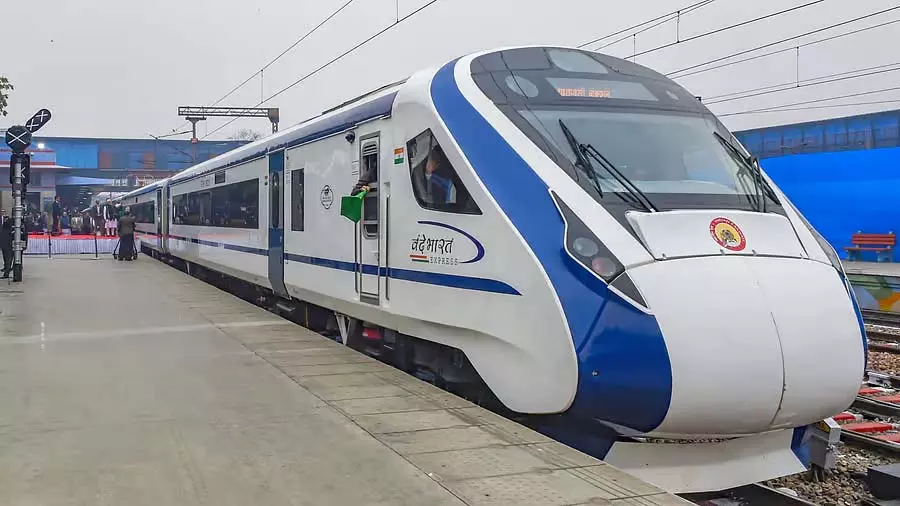 तकनीकी खराबी: बेंगलुरु-धारवाड़ वंदे भारत ट्रेन 45 मिनट तक रुकी रही तकनीकी खराबी: बेंगलुरु-धारवाड़ वंदे भारत ट्रेन 45 मिनट तक रुकी रही