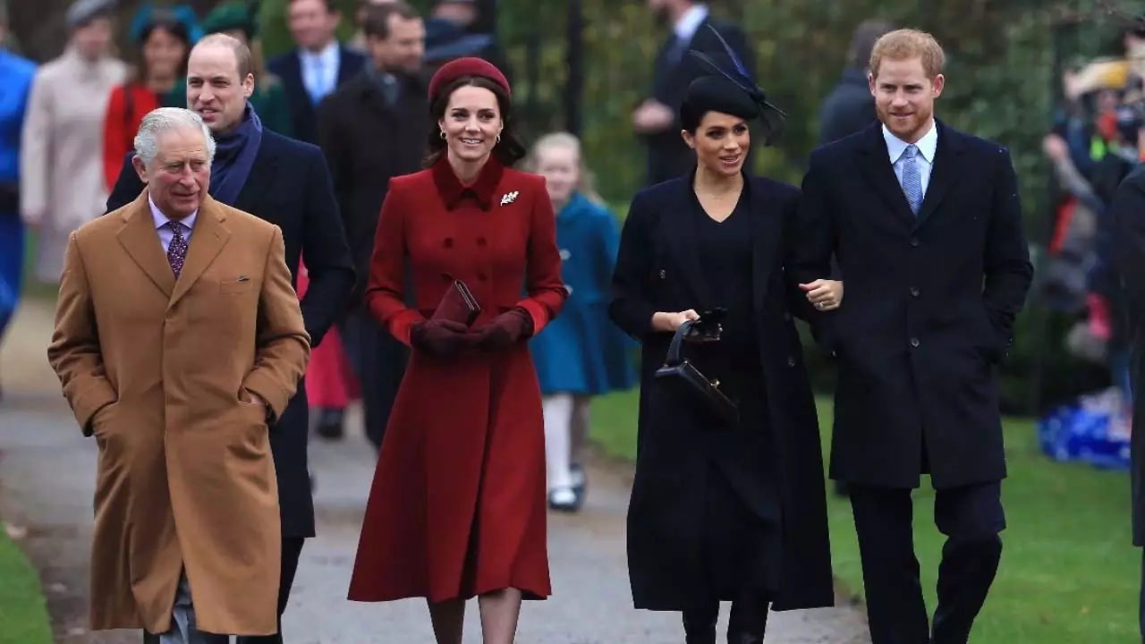 Royal Family मेघन मार्कल के साथ सुलह करने में अनिच्छुक क्यों है? Royal Family मेघन मार्कल के साथ सुलह करने में अनिच्छुक क्यों है?