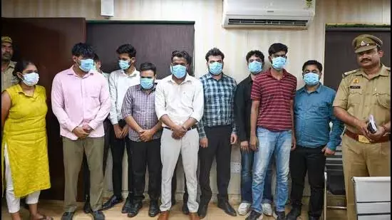 फर्जी लोन, पॉलिसी घोटाला चलाने वाले गिरोह का भंडाफोड़, 11 गिरफ्तार फर्जी लोन, पॉलिसी घोटाला चलाने वाले गिरोह का भंडाफोड़, 11 गिरफ्तार