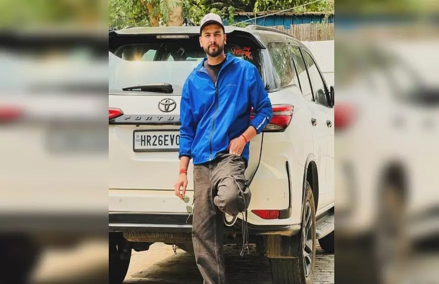 सुप्रीम कोर्ट से एल्विश यादव को राहत, सांप के जहर से जुड़े मामले में ट्रायल कोर्ट की कार्यवाही पर रोक सुप्रीम कोर्ट से एल्विश यादव को राहत, सांप के जहर से जुड़े मामले में ट्रायल कोर्ट की कार्यवाही पर रोक
