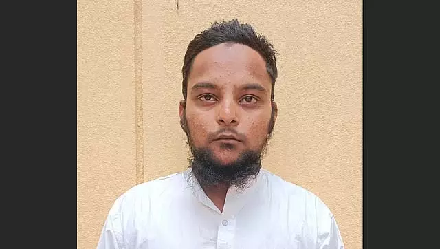 Belgaum : मस्जिद में लड़की से बलात्कार के आरोप में दादापीर गिरफ्तार Belgaum : मस्जिद में लड़की से बलात्कार के आरोप में दादापीर गिरफ्तार
