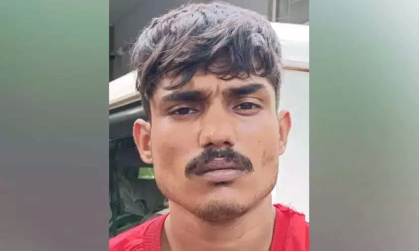Kerala : कार में आग लगाने का मामला, एक गिरफ्तार Kerala : कार में आग लगाने का मामला, एक गिरफ्तार