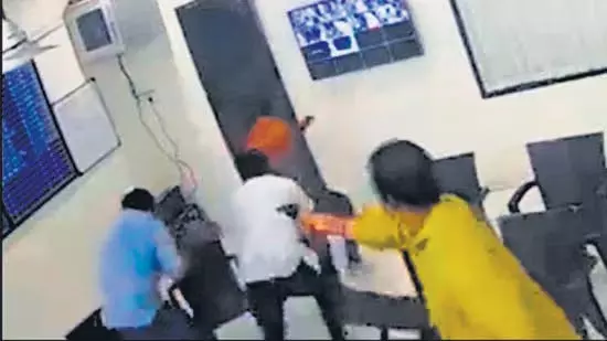 पुलिस थाने में गोलीबारी में हाई कोर्ट ने विधायक को जमानत नहीं दी पुलिस थाने में गोलीबारी में हाई कोर्ट ने विधायक को जमानत नहीं दी