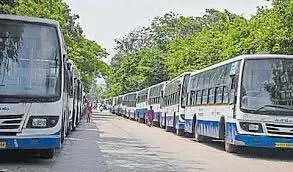 कर्नाटक में परिवहन कर्मचारियों की हड़ताल से बस सेवाएं प्रभावित कर्नाटक में परिवहन कर्मचारियों की हड़ताल से बस सेवाएं प्रभावित
