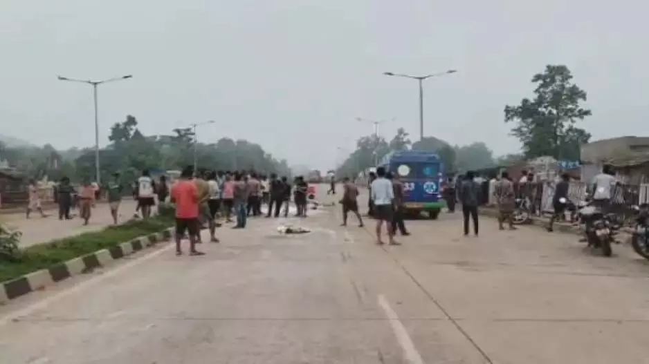 क्योंझर में बाइक-ट्रक की टक्कर में एक ही परिवार के तीन लोगों की मौत क्योंझर में बाइक-ट्रक की टक्कर में एक ही परिवार के तीन लोगों की मौत