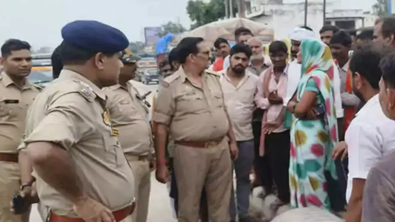 उत्तर प्रदेश के चंदौली में आटा मिल में विस्फोट में एक मज़दूर की मौत उत्तर प्रदेश के चंदौली में आटा मिल में विस्फोट में एक मज़दूर की मौत