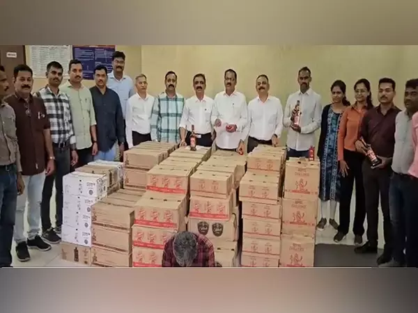महाराष्ट्र आबकारी विभाग ने पनवेल से 13 लाख रुपये की विदेशी शराब जब्त की, 2 आरोपी गिरफ्तार महाराष्ट्र आबकारी विभाग ने पनवेल से 13 लाख रुपये की विदेशी शराब जब्त की, 2 आरोपी गिरफ्तार