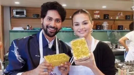 अंकुश बहुगुणा की हॉलीवुड मुलाकात, सेलेना और बेनी से मिलने पर जताई खुशी अंकुश बहुगुणा की हॉलीवुड मुलाकात, सेलेना और बेनी से मिलने पर जताई खुशी