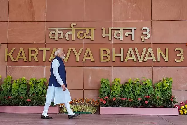 अटूट प्रतिबद्धता का प्रतीक: मोदी ने कर्तव्य भवन राष्ट्र को समर्पित किया अटूट प्रतिबद्धता का प्रतीक: मोदी ने कर्तव्य भवन राष्ट्र को समर्पित किया