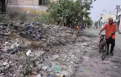 Jalandhar: प्लॉटों पर कूड़ा, आदेश की अवहेलना पर 50 और को नोटिस Jalandhar: प्लॉटों पर कूड़ा, आदेश की अवहेलना पर 50 और को नोटिस