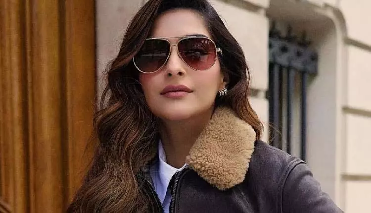 आयशा में फैशन था सिर्फ पृष्ठभूमि नहीं, सोनम कपूर का बड़ा खुलासा आयशा में फैशन था सिर्फ पृष्ठभूमि नहीं, सोनम कपूर का बड़ा खुलासा